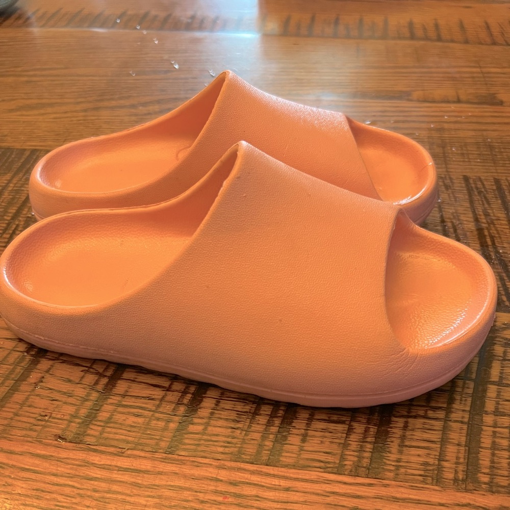 Girls pink slides…good condition.